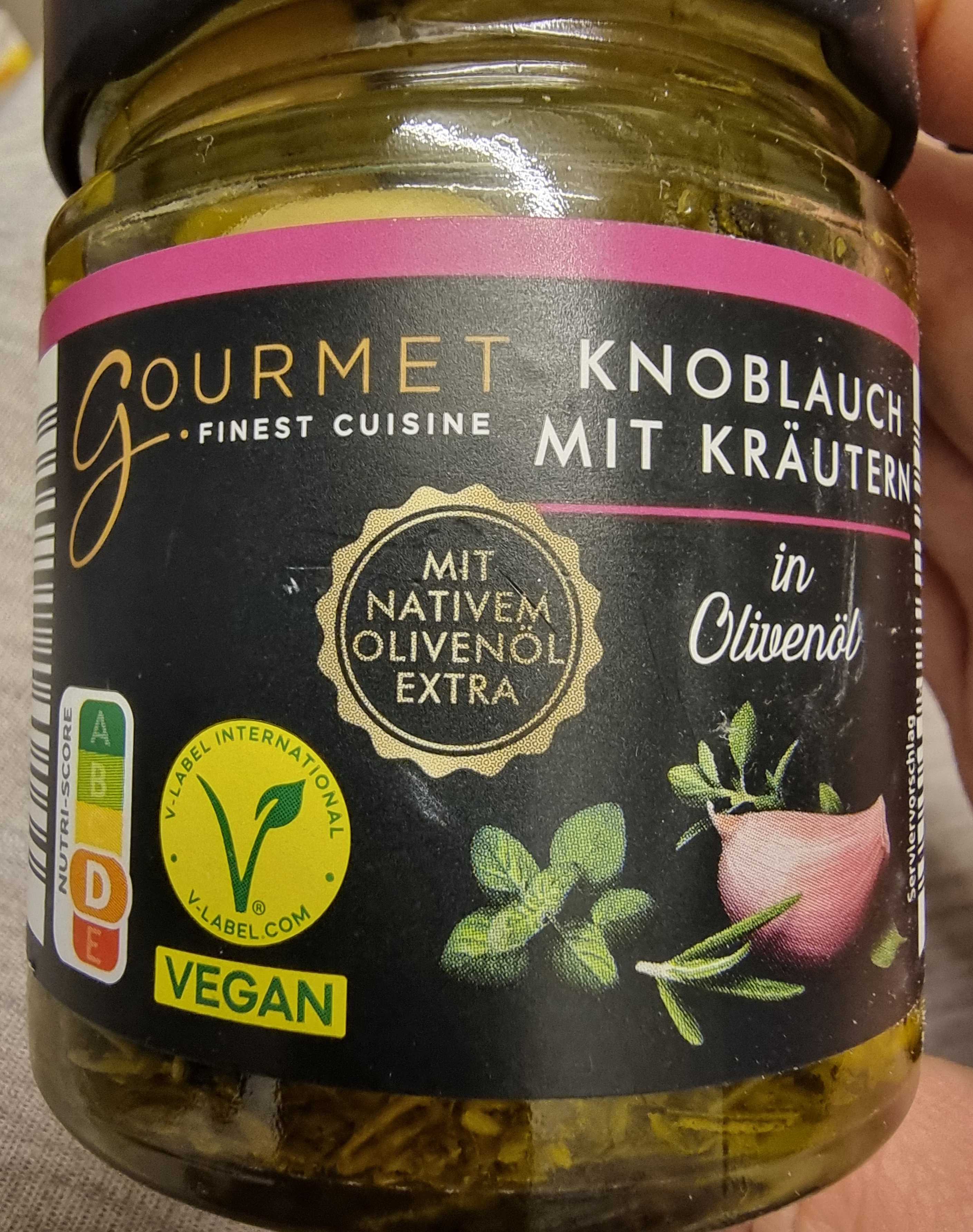 Knoblauch in Kräutern