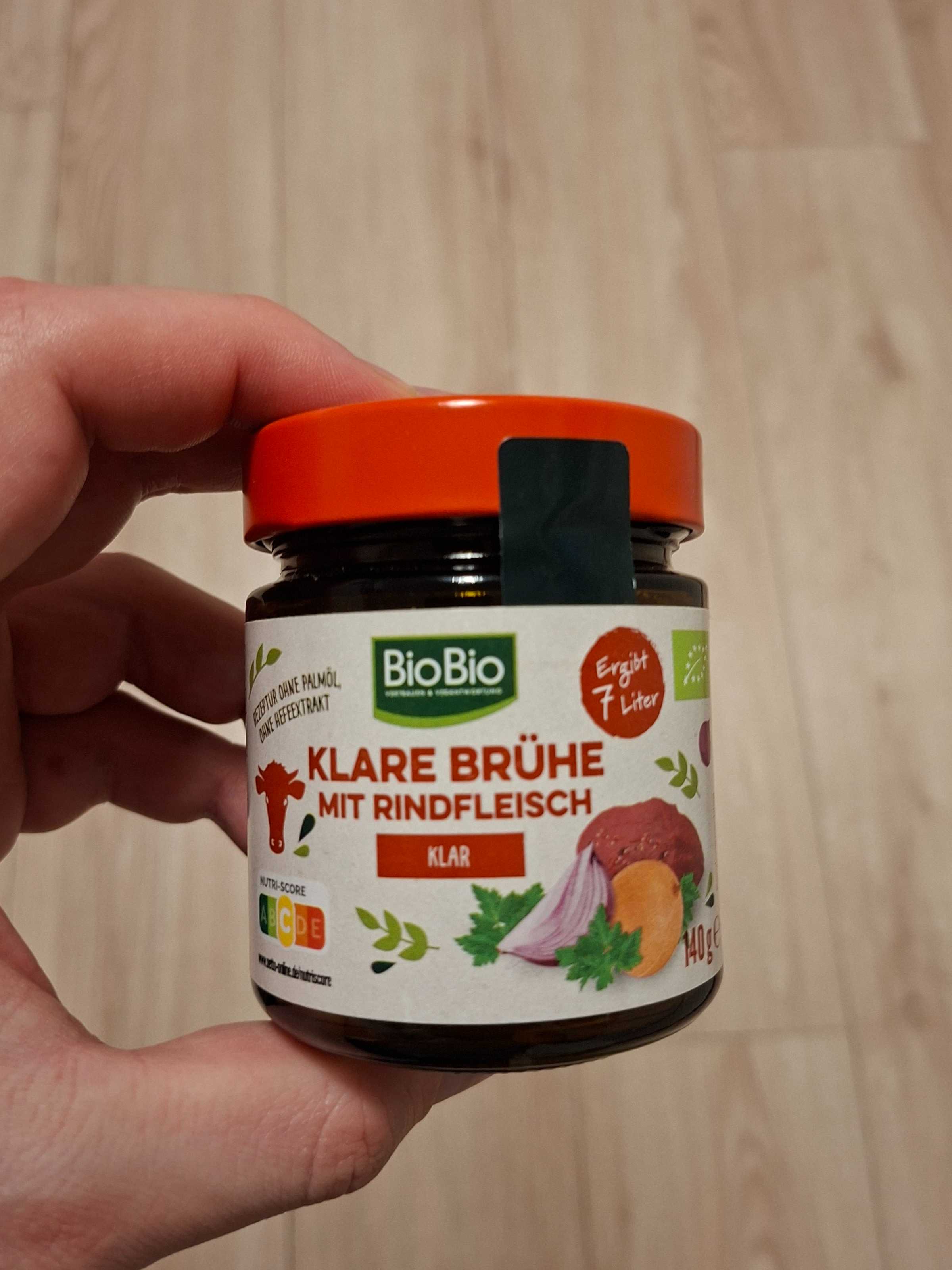 Klare Brühe mit Rindfleisch