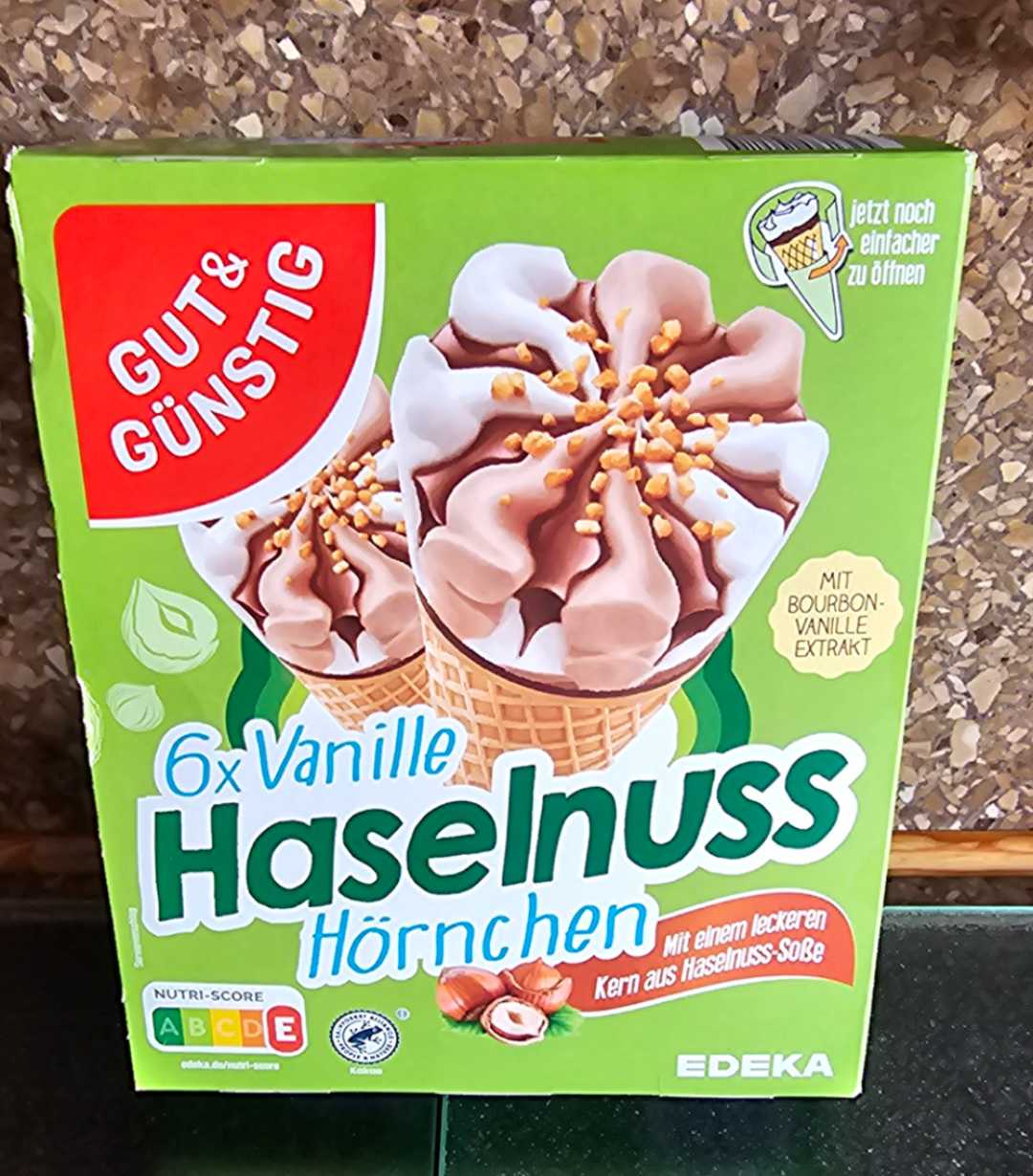 Eis Haselnuss Hörnchen
