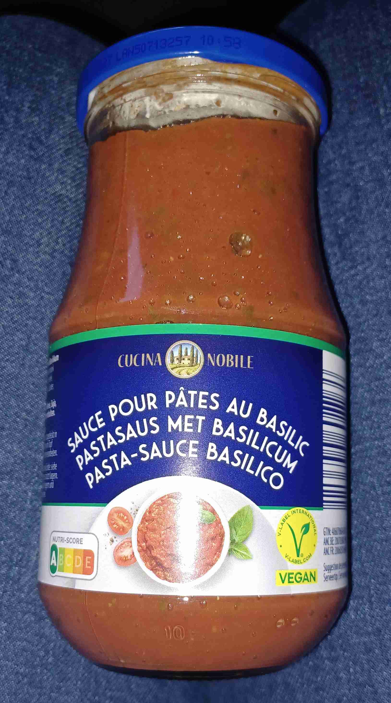 Pastasaus met basilicum 