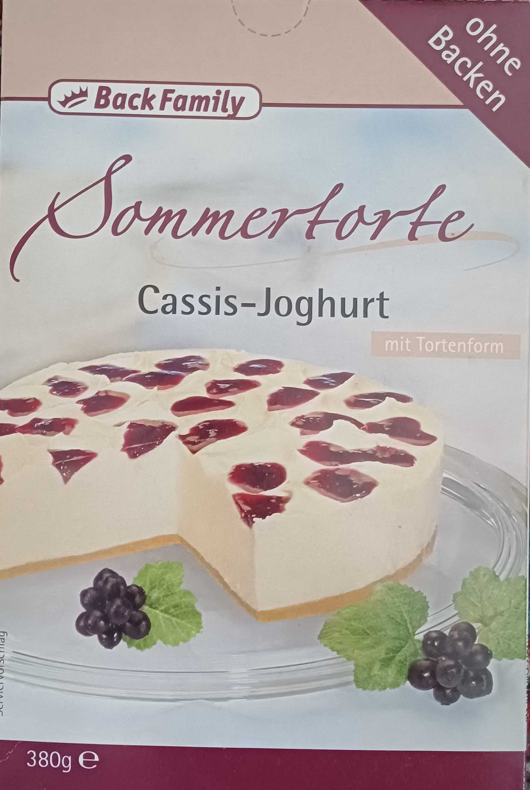 Sommertorte Cassis-Joghurt