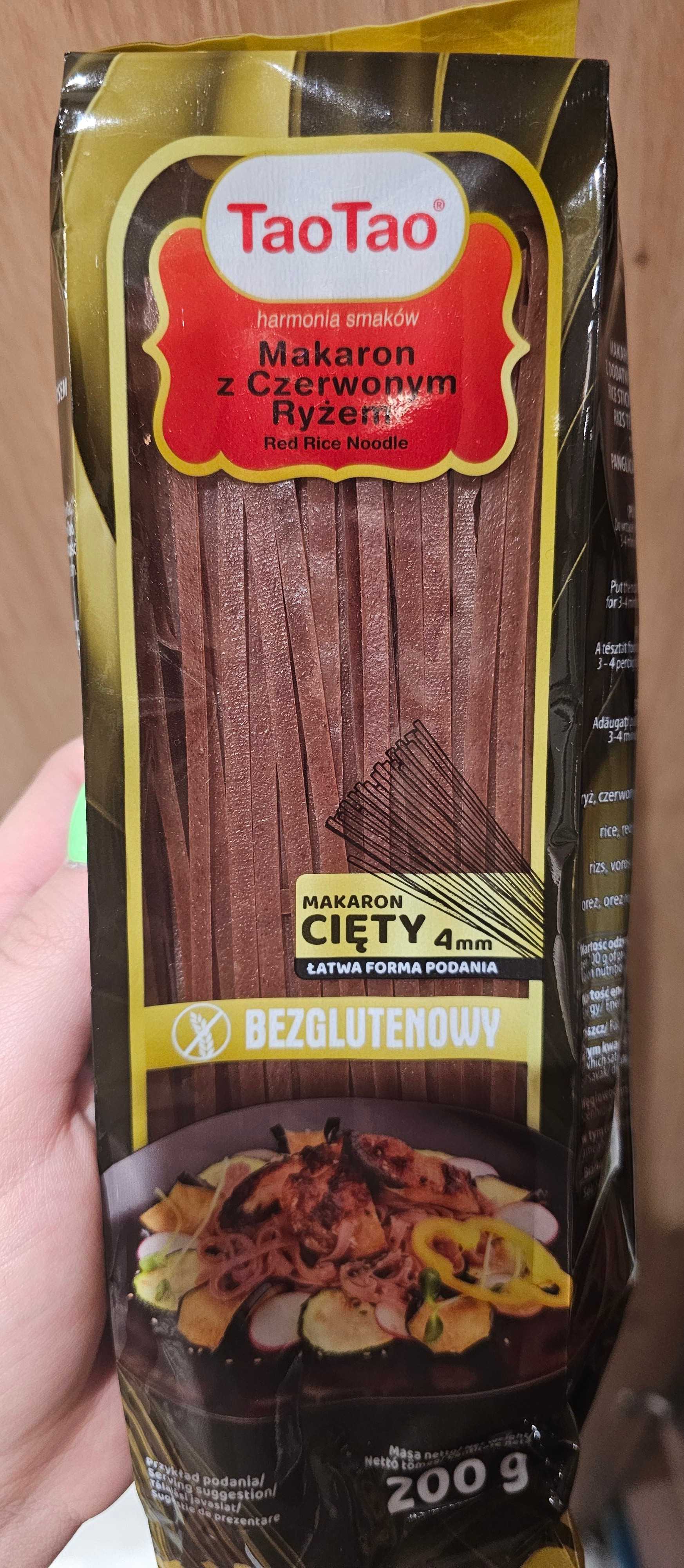 Makaron z czerwonym ryżem