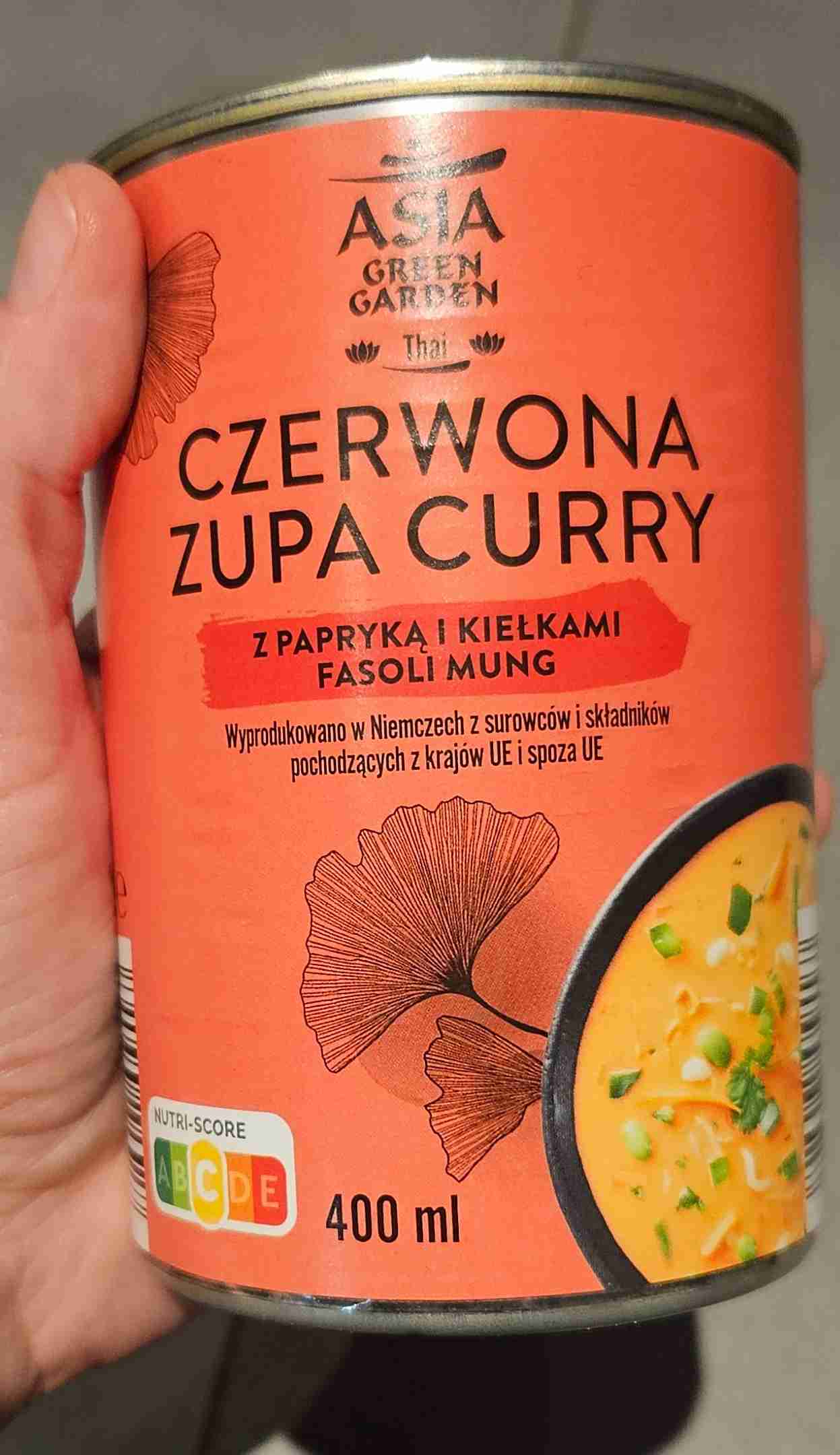 Czerwona Zupa Curry z Papryką i Kiełkami Fasoli Mung