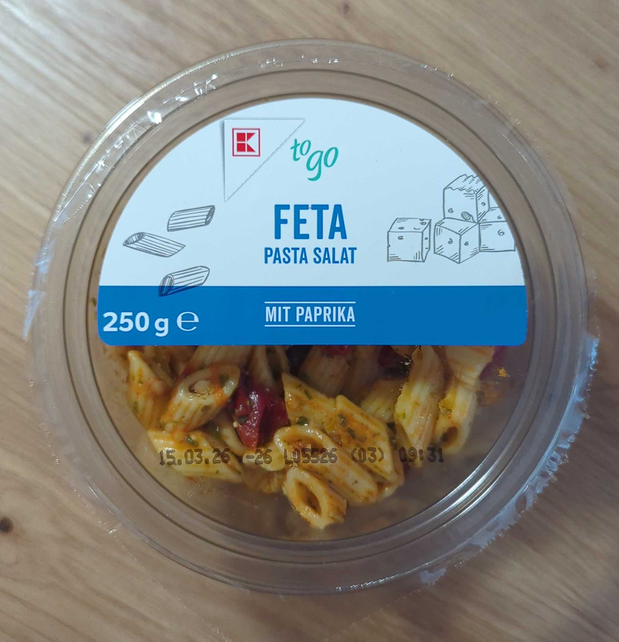 Feta Pasta Salat mit Paprika