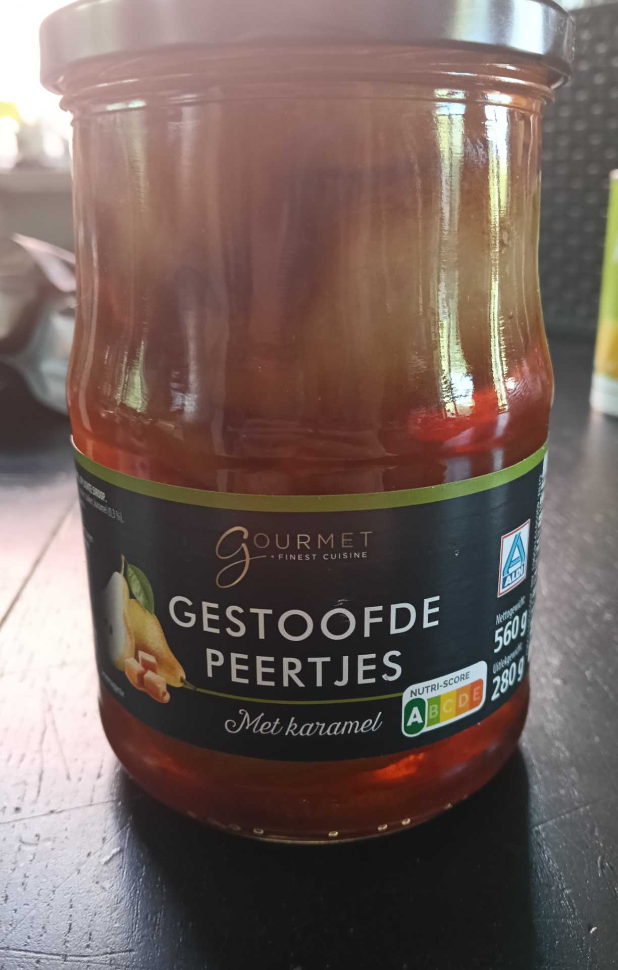 Gestoofde peertjes met karamel