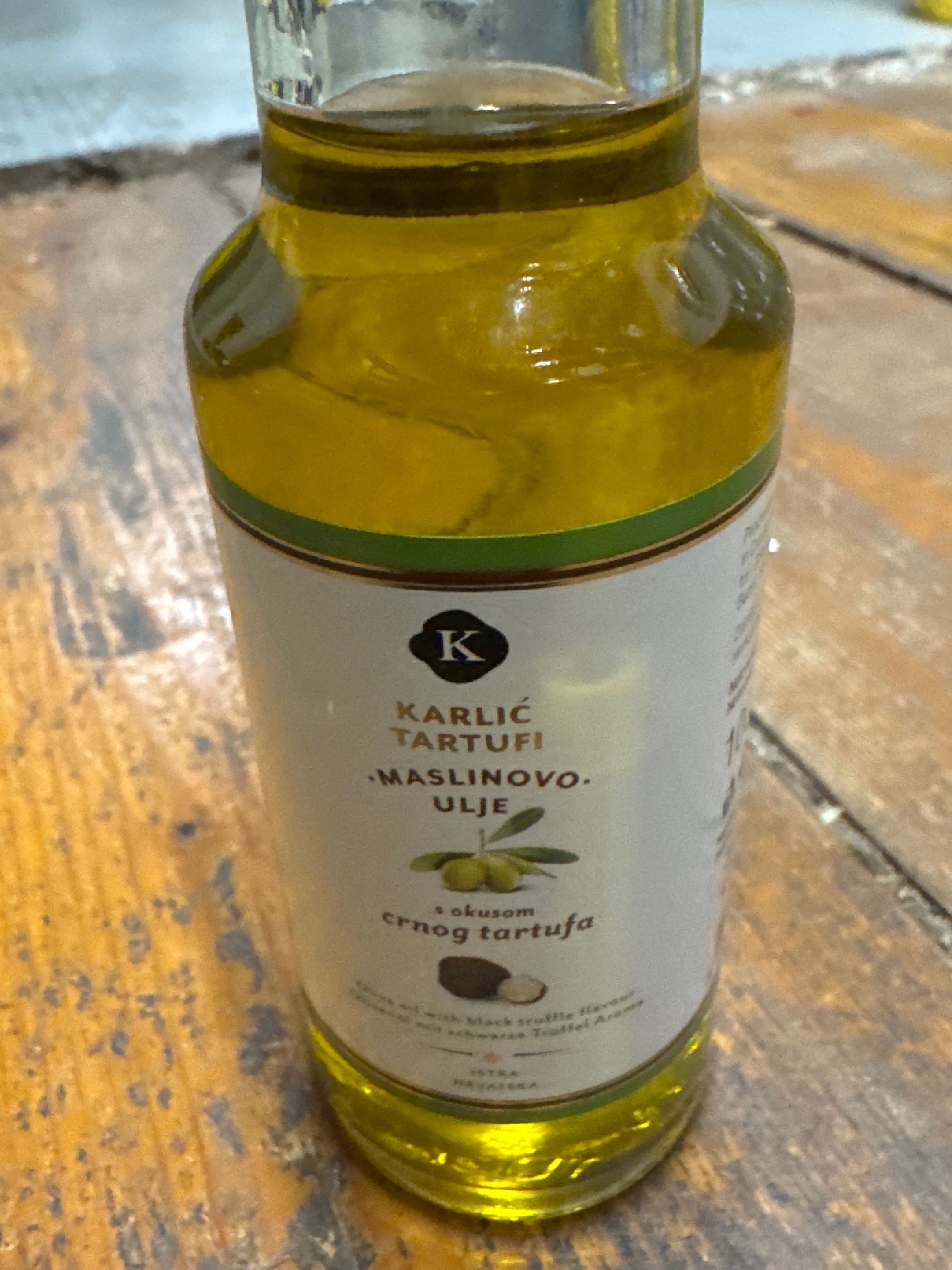 Olivenöl mit Trüffel