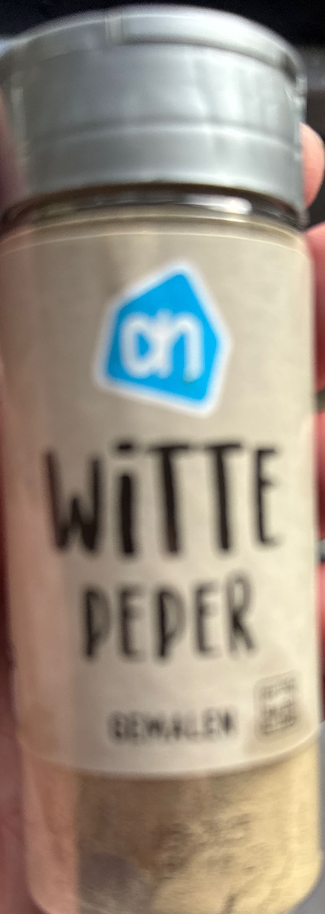 Witte peper gemalen