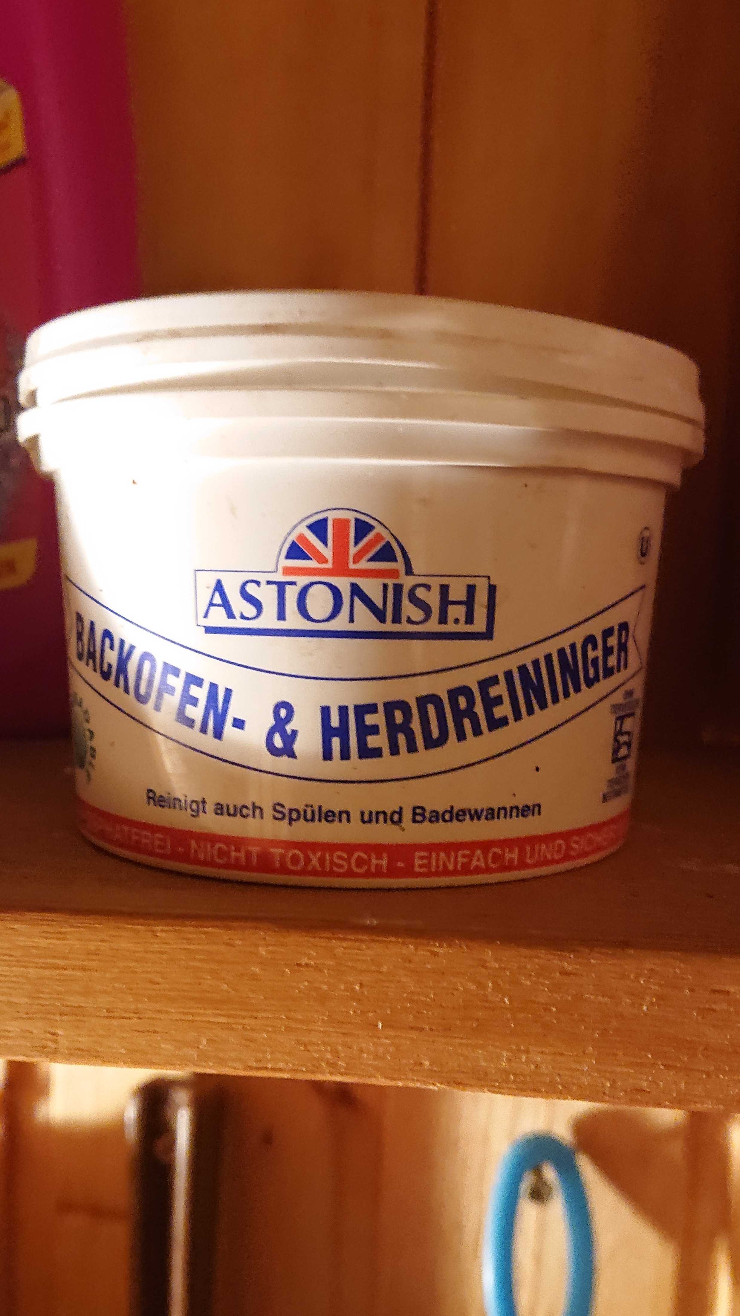 Backofen und Herdreiniger