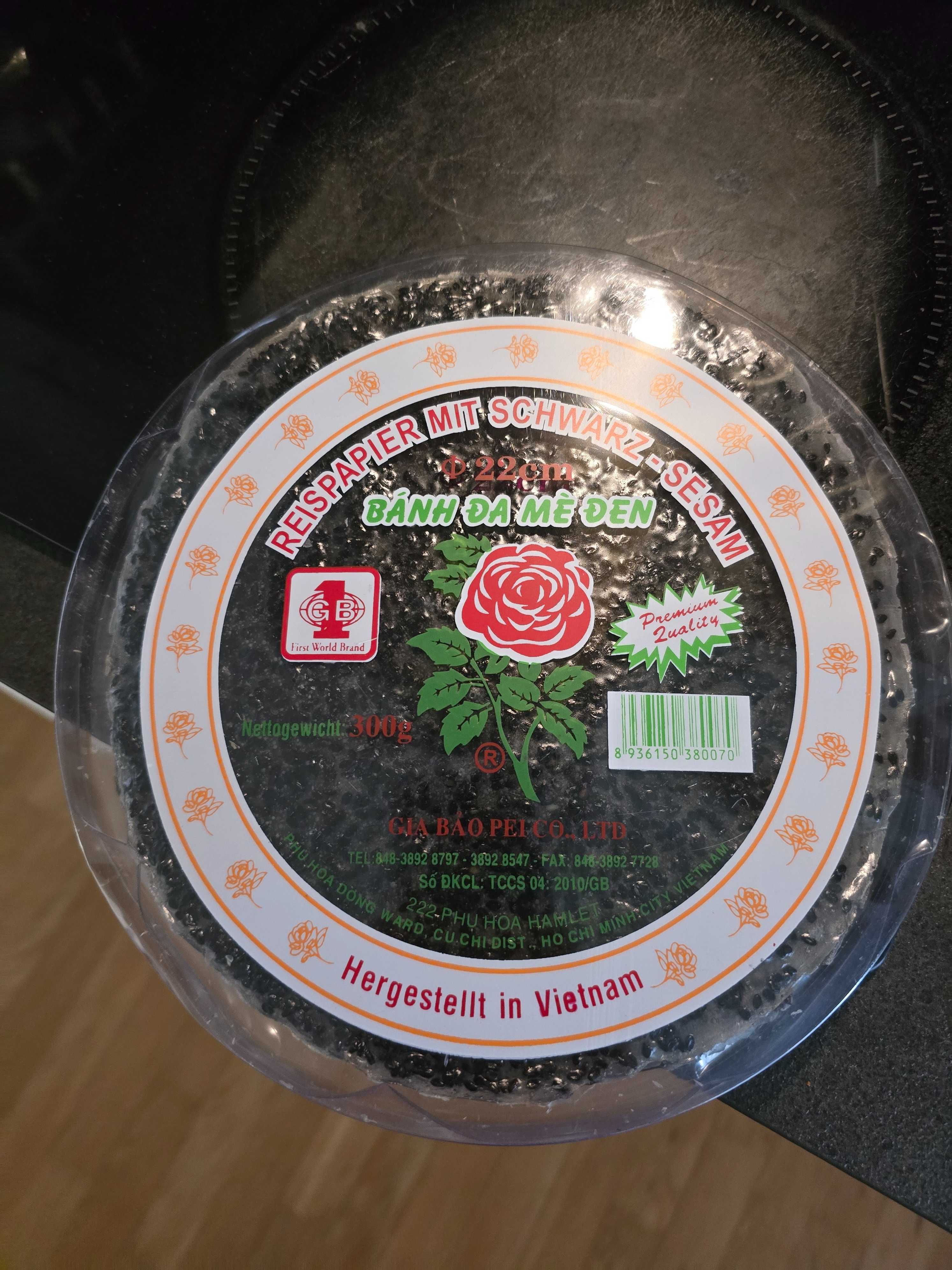 Reispapier mit schwarzem Sesam