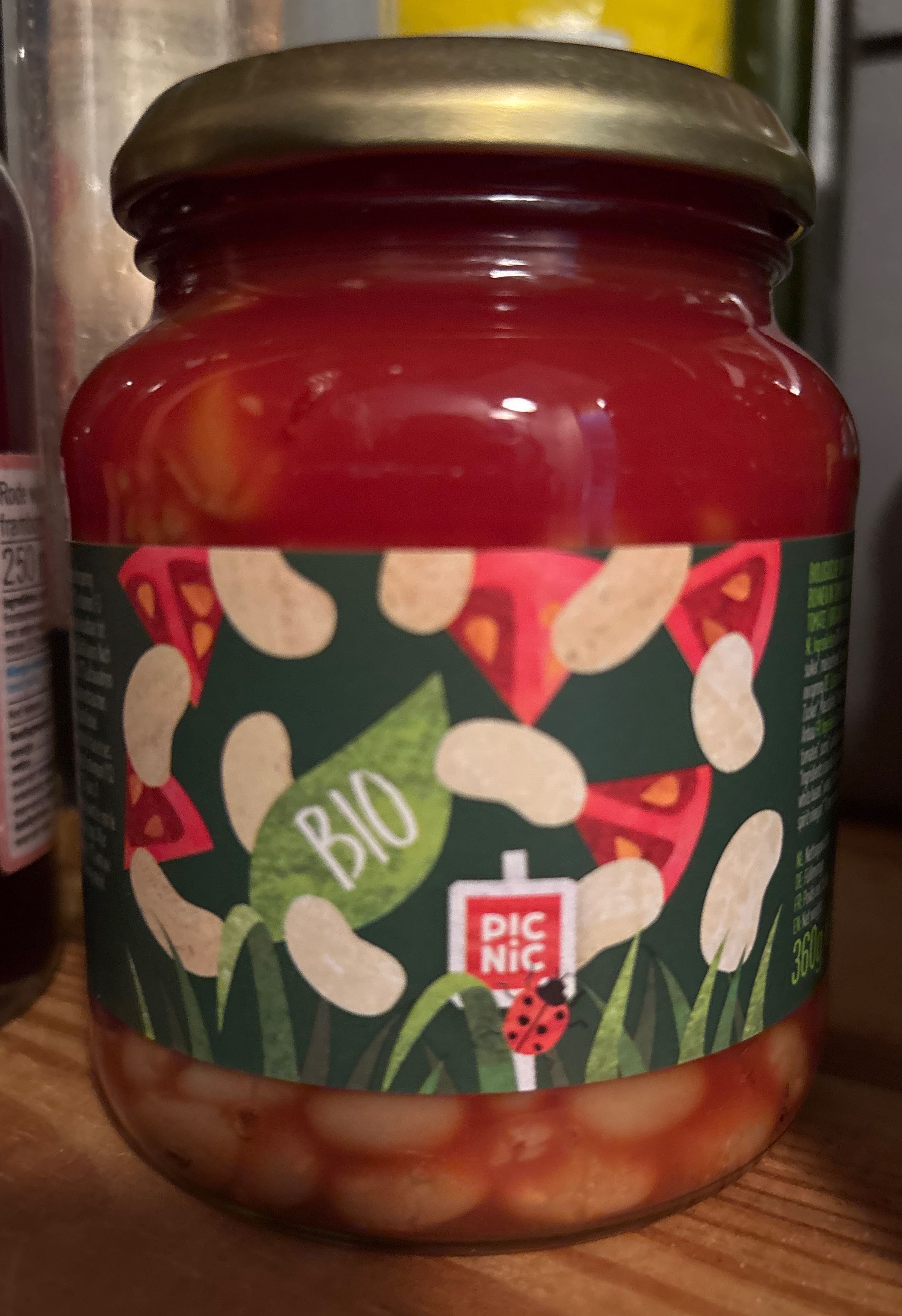 Witte honen in tomatensaus