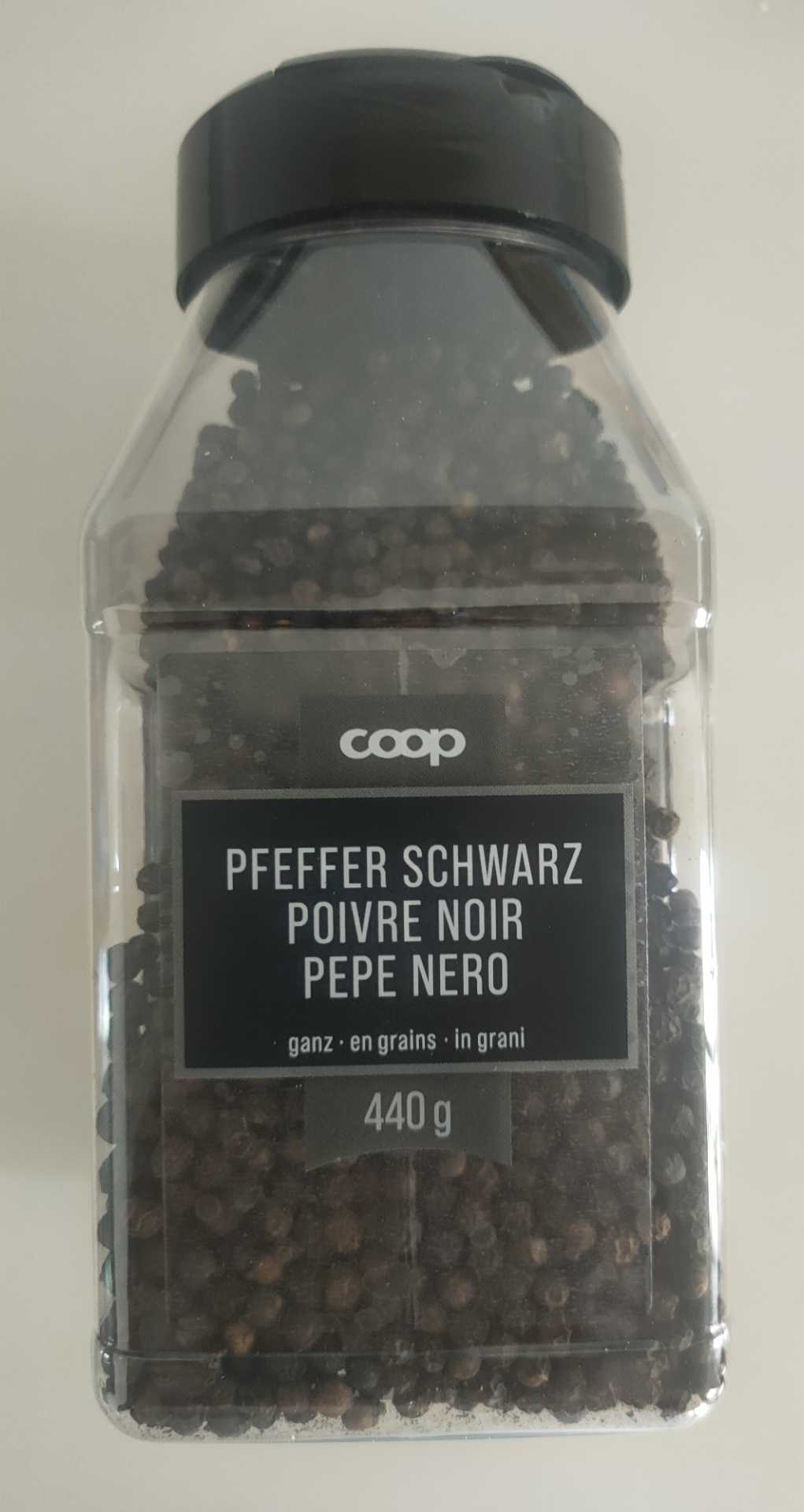 Pfeffer schwarz, ganz