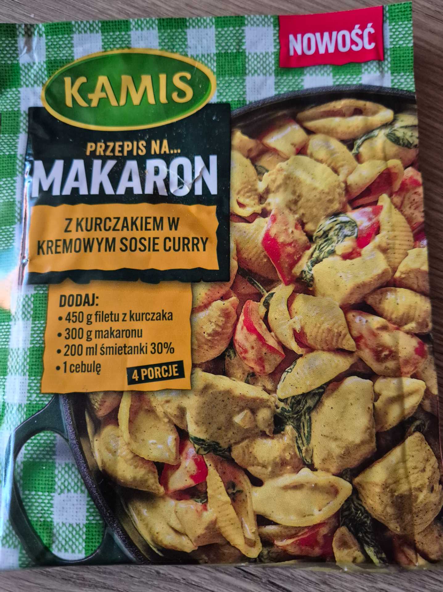 Makaron z kurczakiem w sosie curry