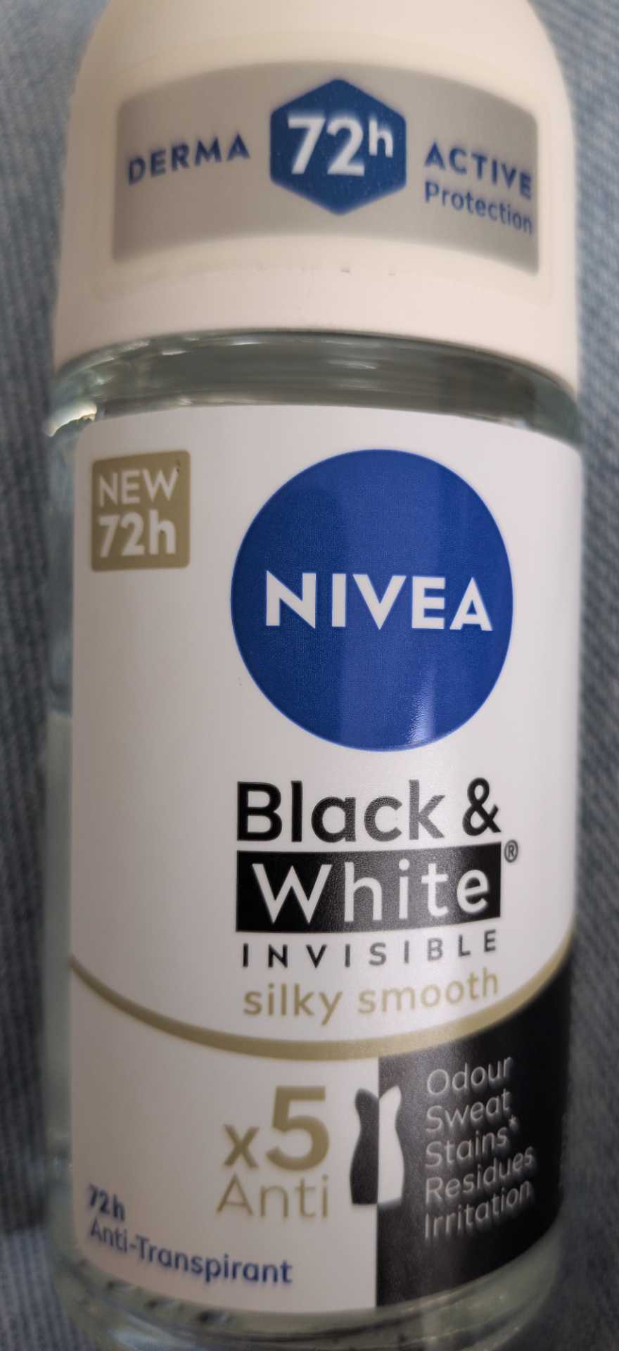 Deodorant black & white